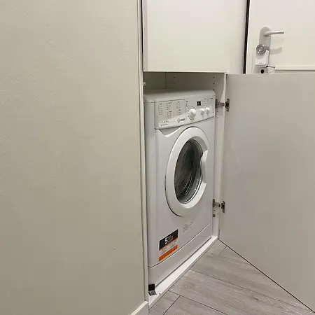 Woods - Self Check-in, Design District アパート
