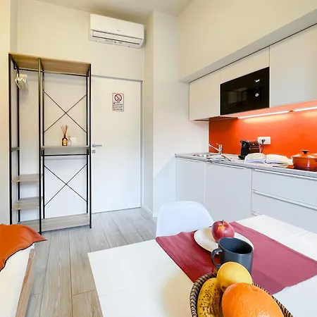 Woods - Self Check-in, Design District * ミラノ