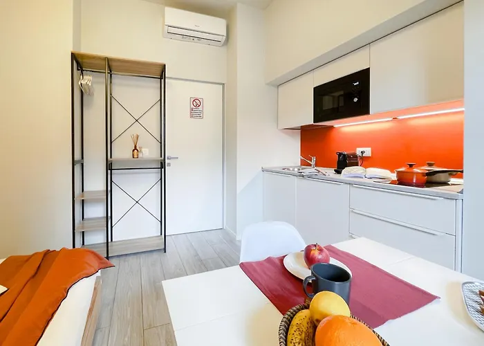 Woods - Self Check-in, Design District * ميلان